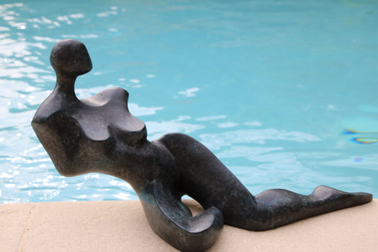 Figure étendue stylisée - Galerie de Juliette