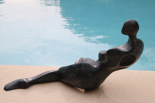 Figure étendue stylisée - Galerie de Juliette