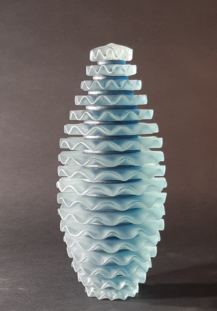 Sculpture ovoide bleue claire II n°22