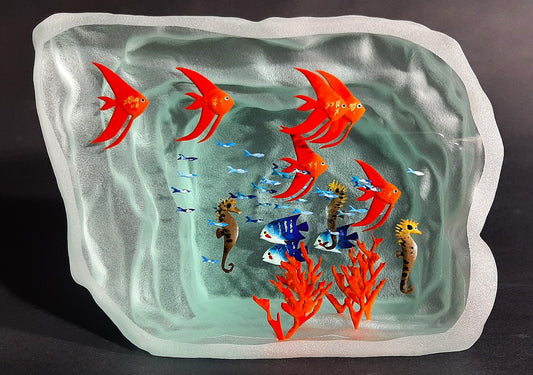 Sculpture poissons n°30 horizontale P.M.M. avec Scalaires rouges, hippocampes et autres