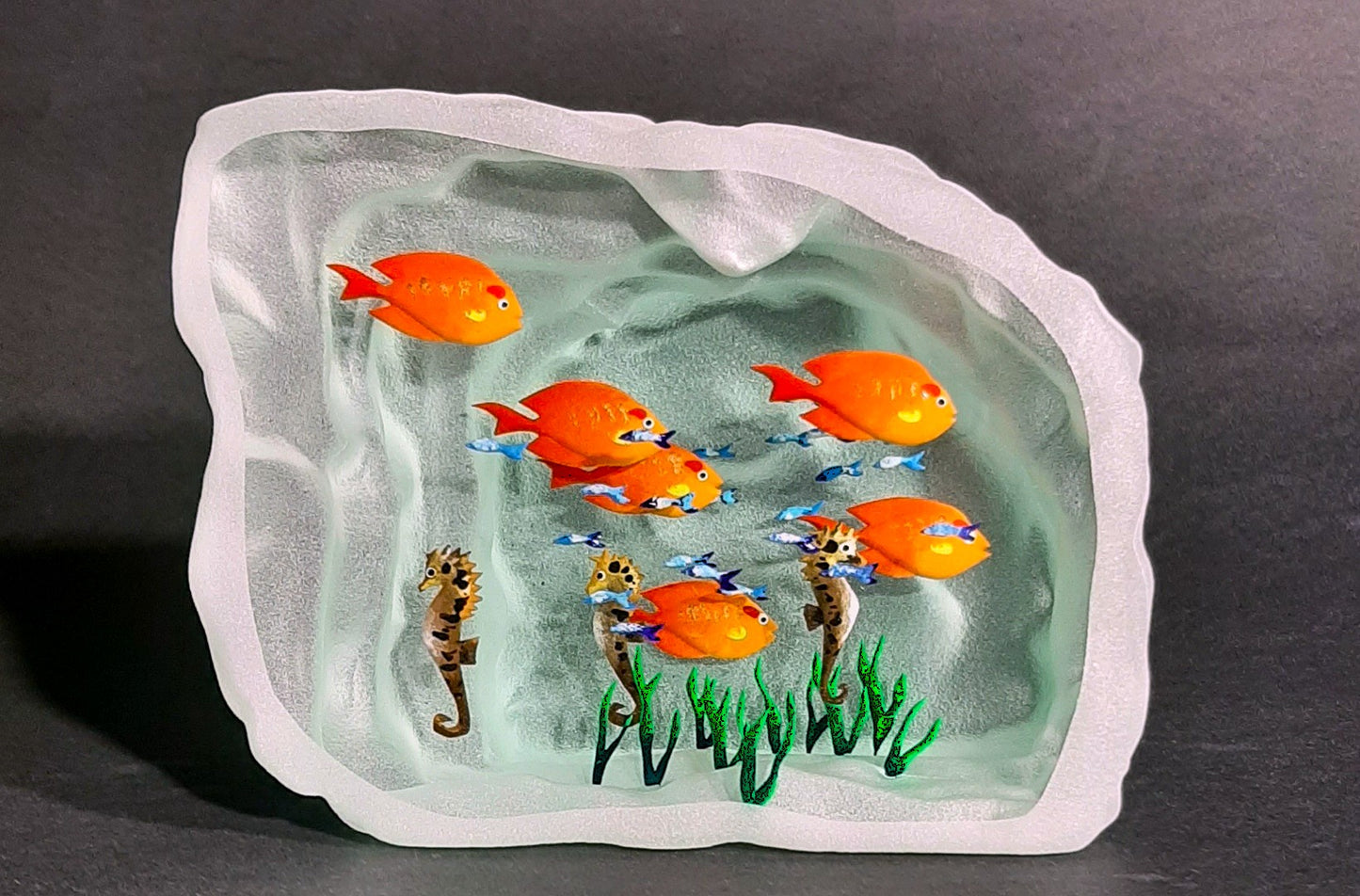 Sculpture poissons n°33 horizontale P.M. avec poissons oranges et 3 hippocampes